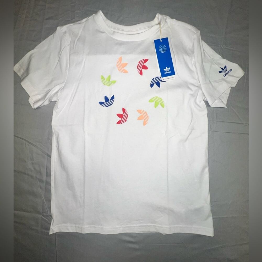 NWT Adidas kids t-shirt, size large